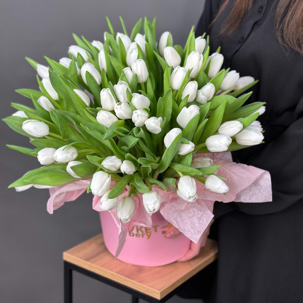 Композиция с тюльпанами